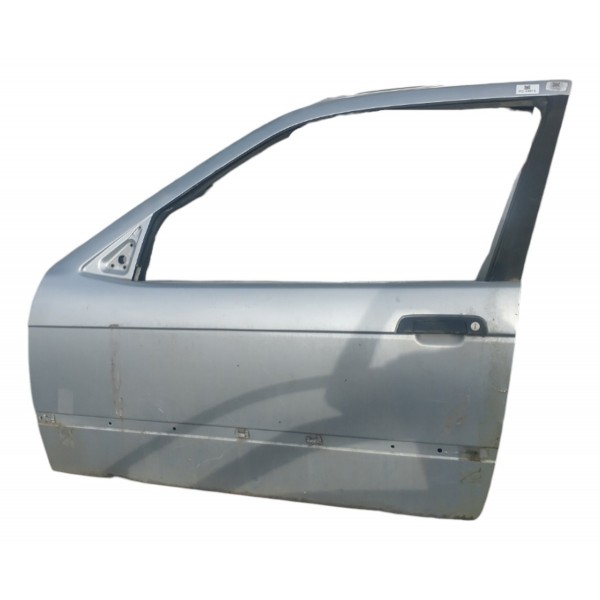 Porta Dianteira Esquerda Bmw 318 1994 1995 1996 1997 Detalhe Esquerda Dianteira