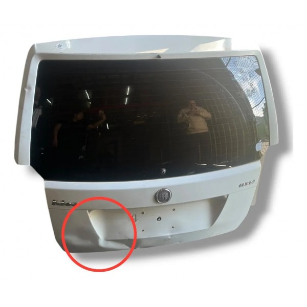 Tampa Traseira Fiat Idea 1.4 2007 2009 2010 2011 Detalhe