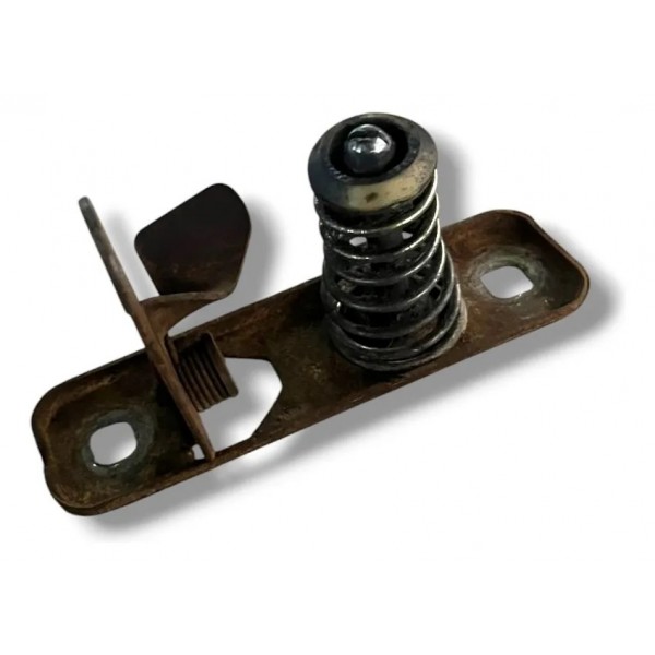 Fecho Superior Capo Vw Voyage 1990 1991 1992 1993 1994 1995
